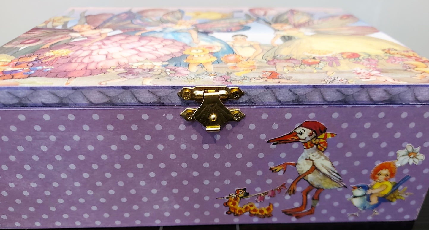 Treasure Chest "Fairies in the bottom of the garden"