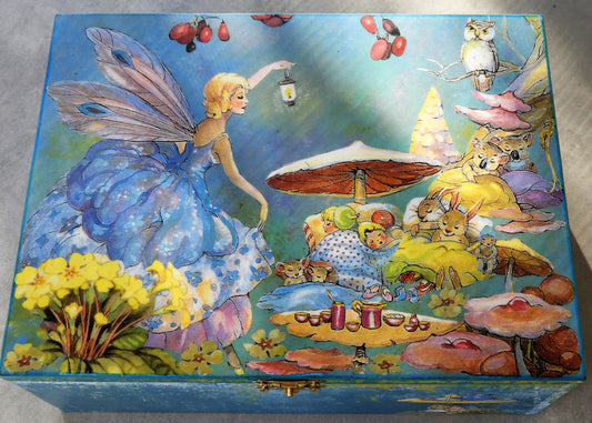 Treasure Chest "Fairy with Lamp"
