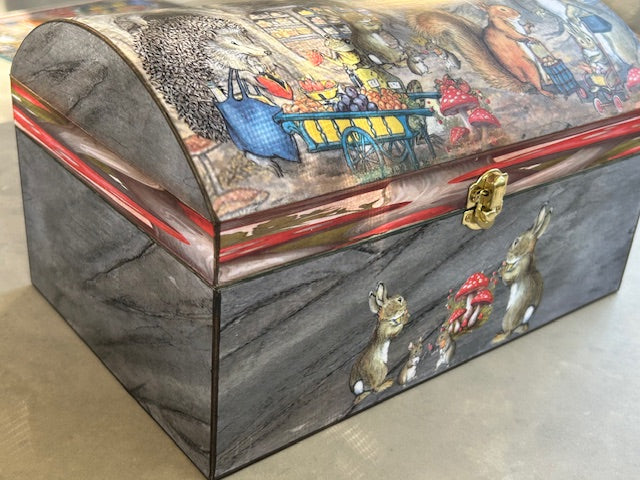 Treasure Chest ... Rabbits & Friends (Extra Large Chest)