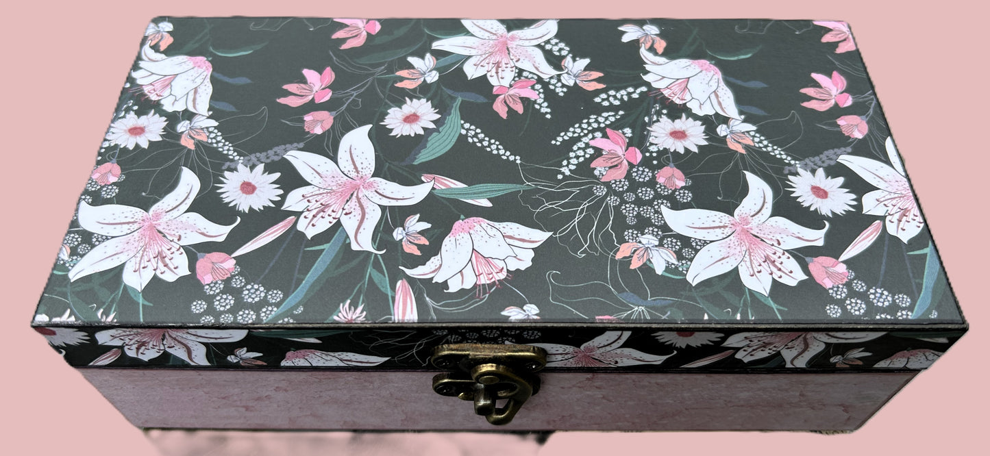Trinkets and Treasures — Lily & Moss