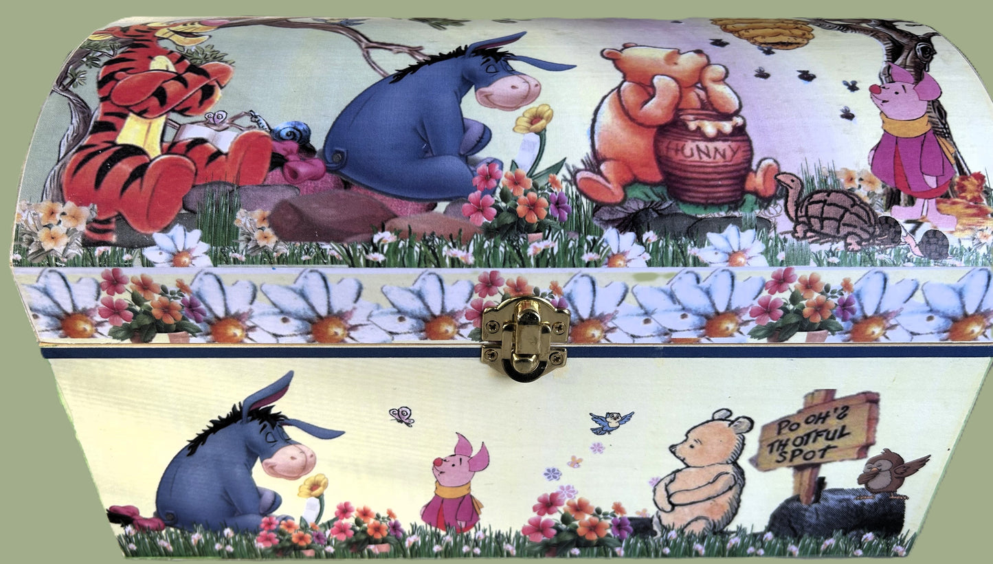 Treasure Chest ... Winnie the Pooh & Friends (Extra Large Chest)