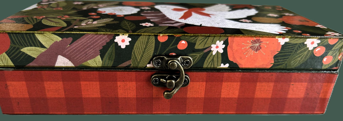 Trinkets and Treasures — Yuletide Dove