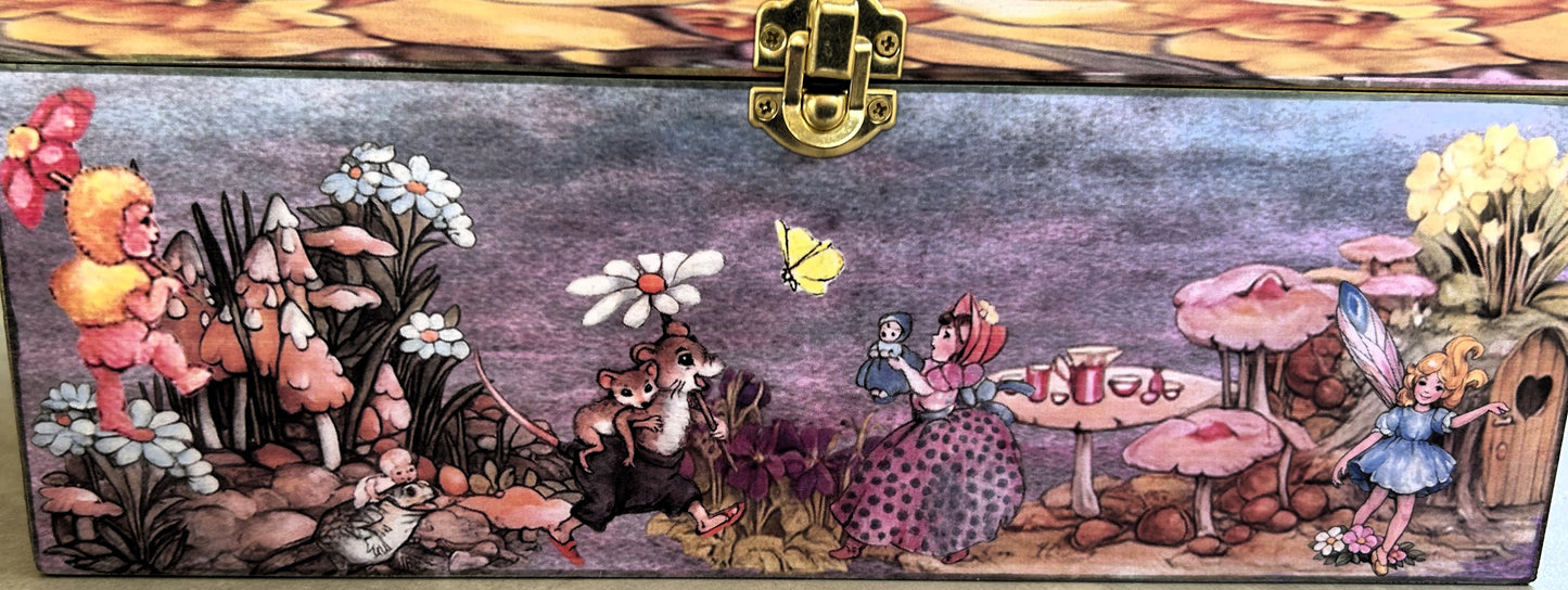Treasure Chest – Fairies in the Bottom of the Garden (Extra Large)