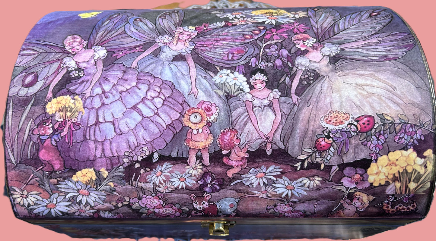 Treasure Chest – Fairies in the Bottom of the Garden (Extra Large)